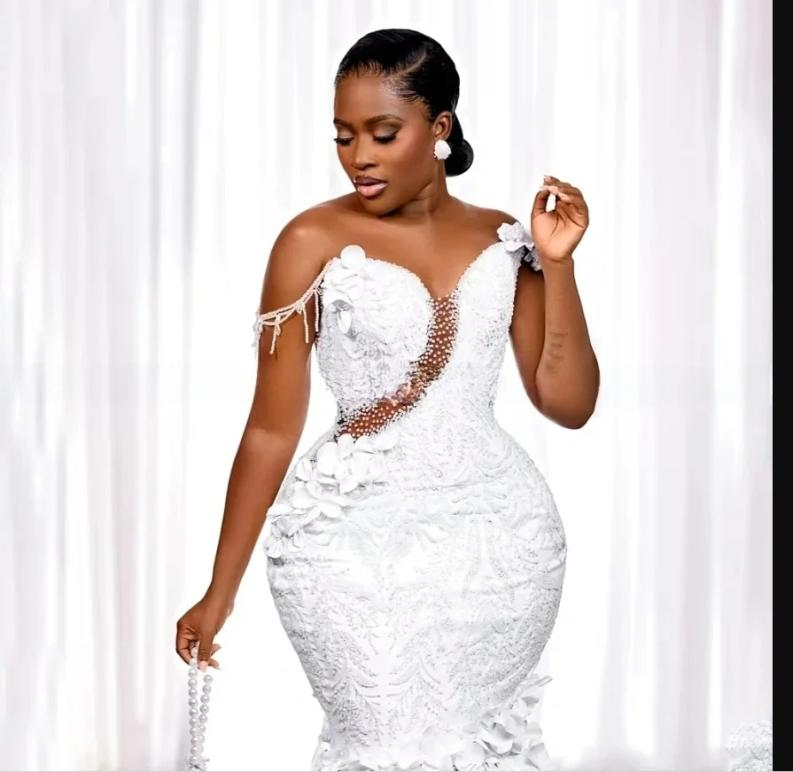 Customized Off the Shoulder Shinny Beads Sequins Africa Wedding Dress  Robe De Mariée Plus Size Handmade Flowers  Bridal Gown