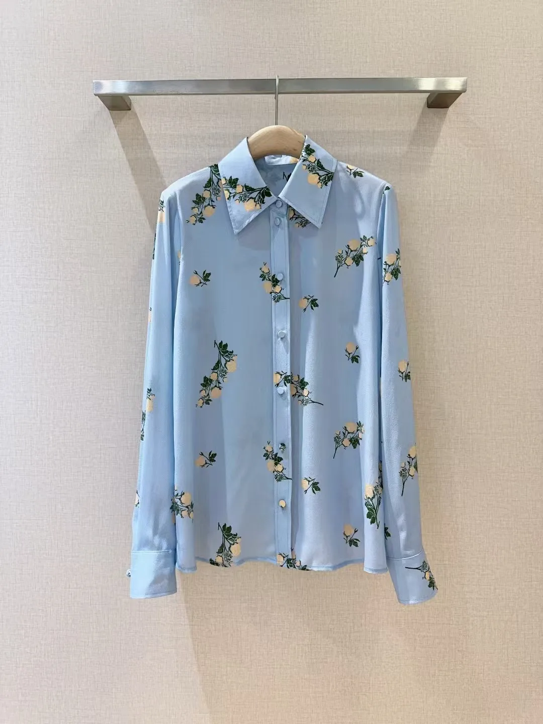 2025 New women's early spring style lapel long sleeved shirt