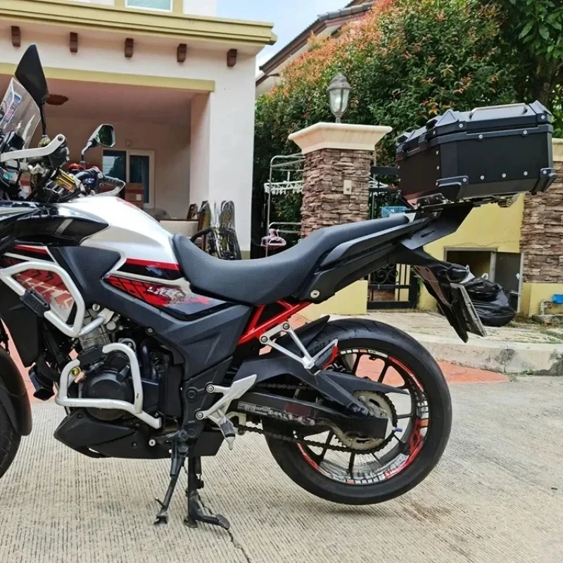 

Серебристый алюминиевый кофр для мотоцикла Silver X Den 65L