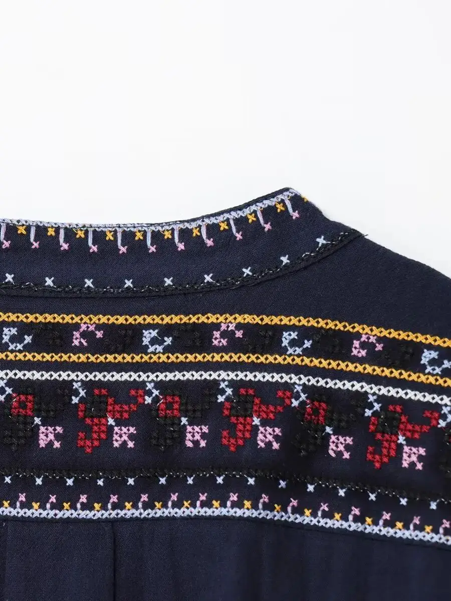 بلوفر نسائي عتيق بأكمام طويلة لربيع وخريف 2025 تي شيرت نسائي أنيق برقبة على شكل حرف v ومطرز بالزهور بلوزات سوداء #6