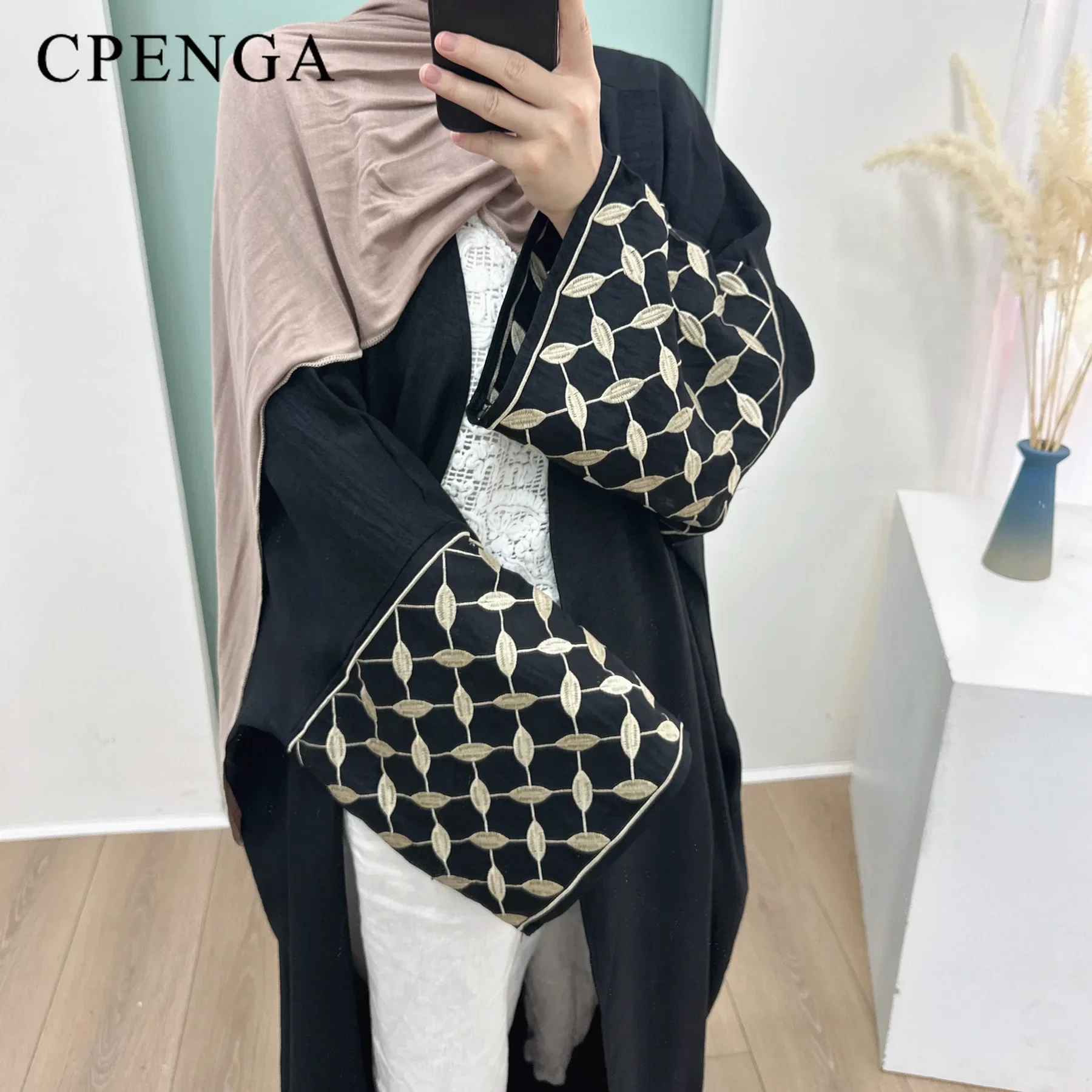 

2024 Embroidered Saudi Arabia Muslim Modest Cardigan for Women Eid Dubai Kimono Abaya Dress Luxury Islam Turkish Coat Clothing