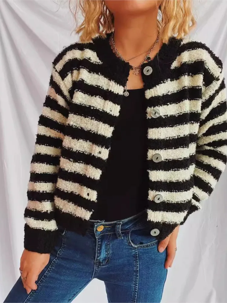 Design feminino sentido em torno do pescoço curto camisola de manga comprida jaqueta superior outono e inverno elegante botão listrado cardigan camisola