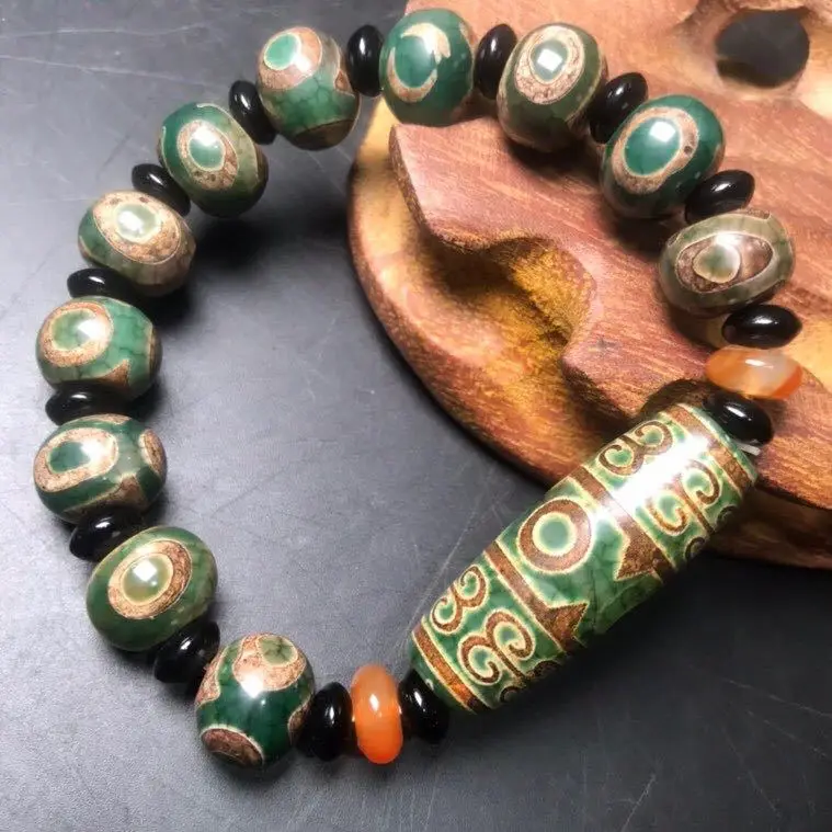 

Мужские и женские тибетские браслеты с бусинами Будды из трехглазого агата универсальны для мужчин и женщин.