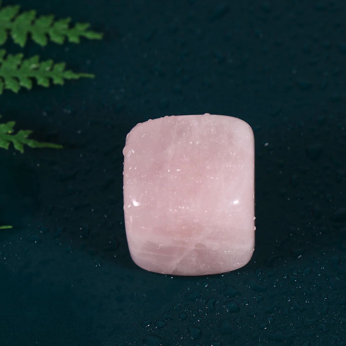 

4Pcs Reusable Natural Smooth Ice Wine Stone Chilling Cubes for Whiskey Bourbon Vodka Spirits Natural Whisky Stone