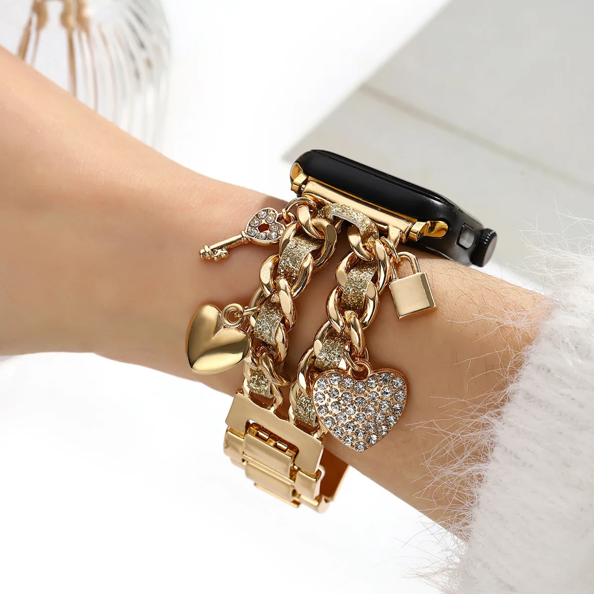 2025 New fashion Applicable to Apple heart shaped  watch strap Apple Watch 10th generation small chic wind pendant metal strap
