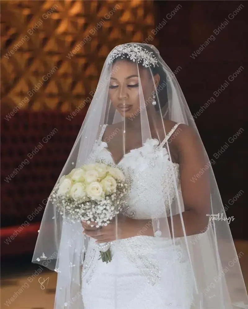 

Customized Luxury Spaghetti Mermaid Wedding Dresses Full Lace Applique Open Back Plus Size African Chapel Train Bridal Gowns