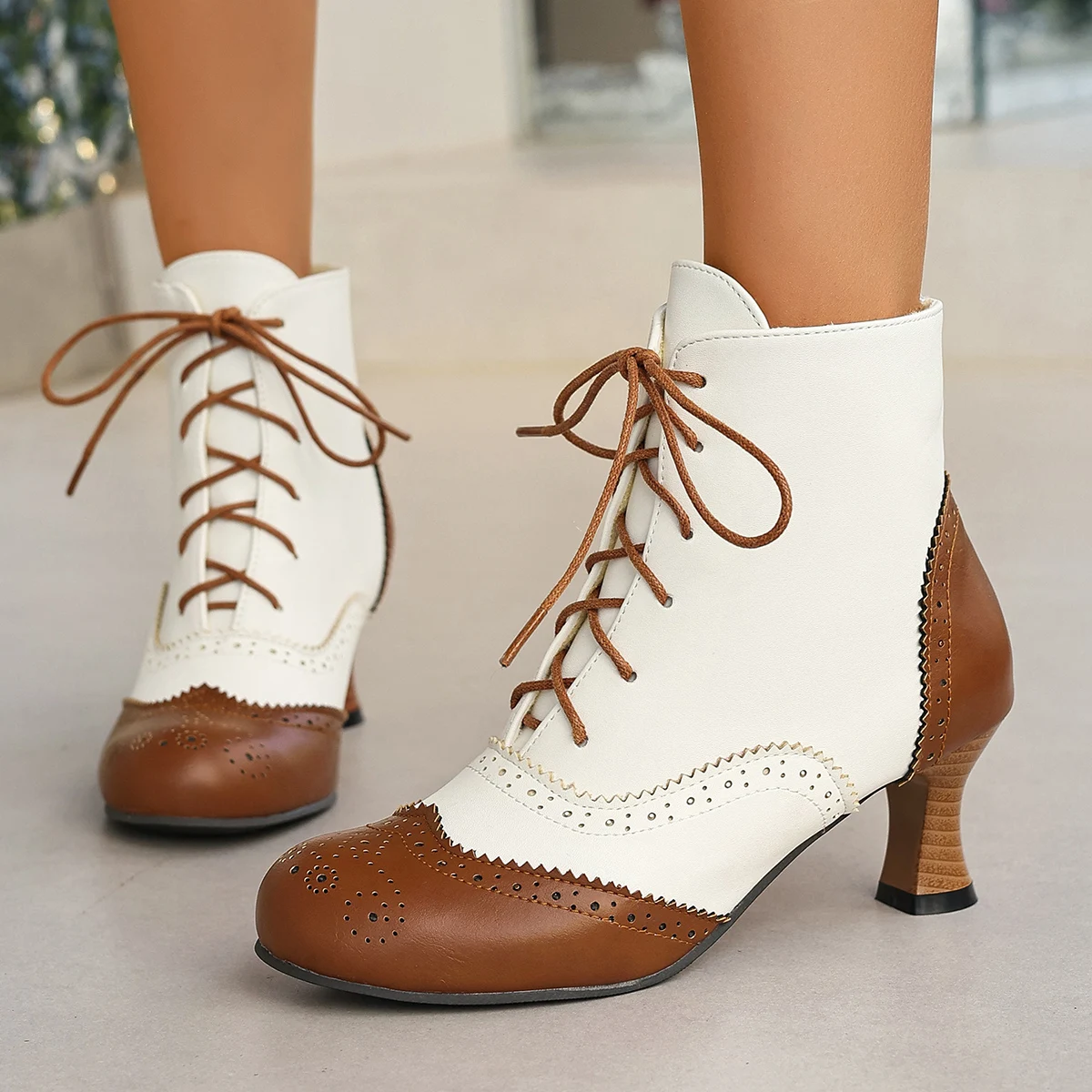 Women's Victorian Ankle Boots Two Tone Perforated Wingtip Brogues with Stacked Heels Lace up Cosplay Halloween Shoes