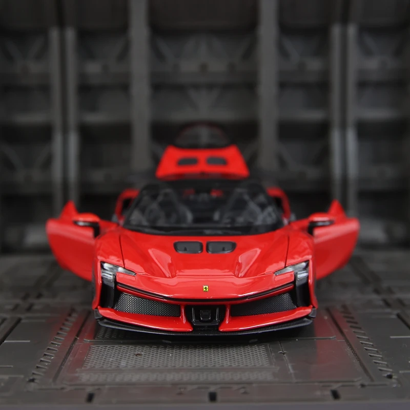 

Bburago 1:24 simulation Ferrari SF90 XX Stradale alloy car model ornament collection, doors and trunk can be opened