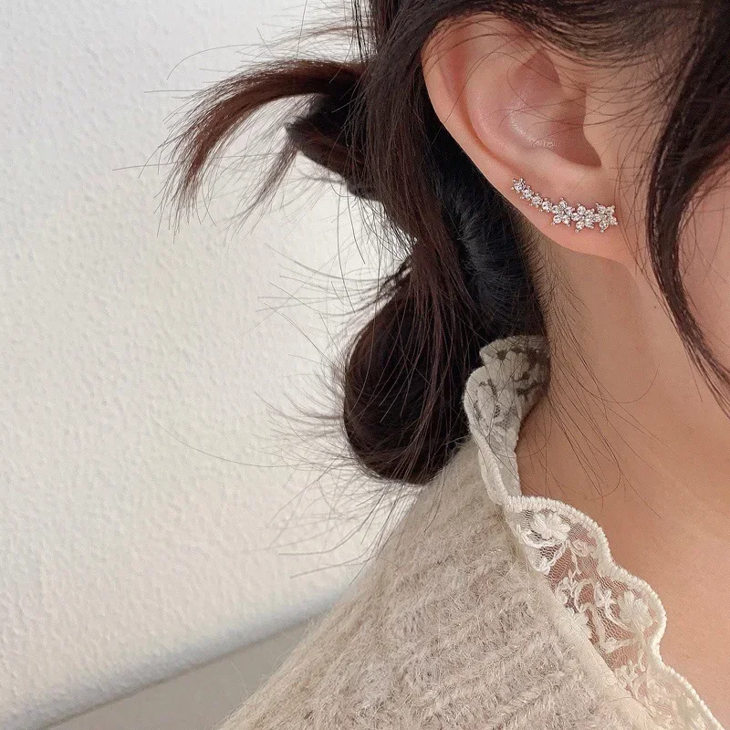 Korean Shiny Star Flower Climbing Earrings for Women Fashion Exquisite Sliver Color Crystal Statement Earrings Jewelry Gifts