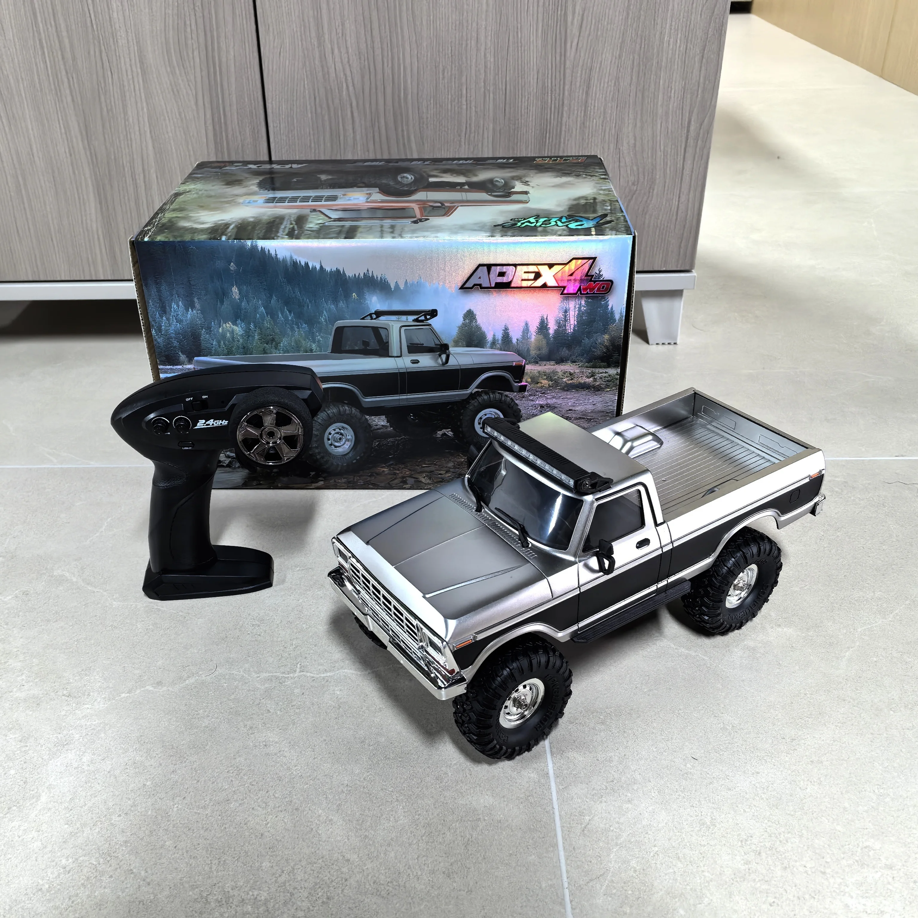 

HB R1601 R1602 R1603 2.4G RC Pickup Truck 1:16 Off-Road Vehicle 4WD Climbing High-Speed Car Lighting Toy Model Racing Toy RTR