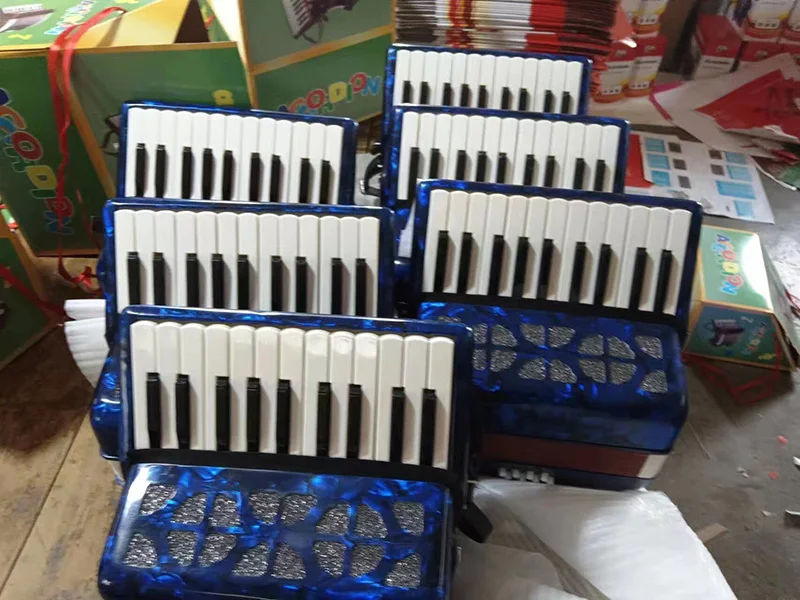 Wholesale Factory Price  8 Bass 22 Keys Piano Accordion Hot Sale Percussion Keyboard Musical Instrument