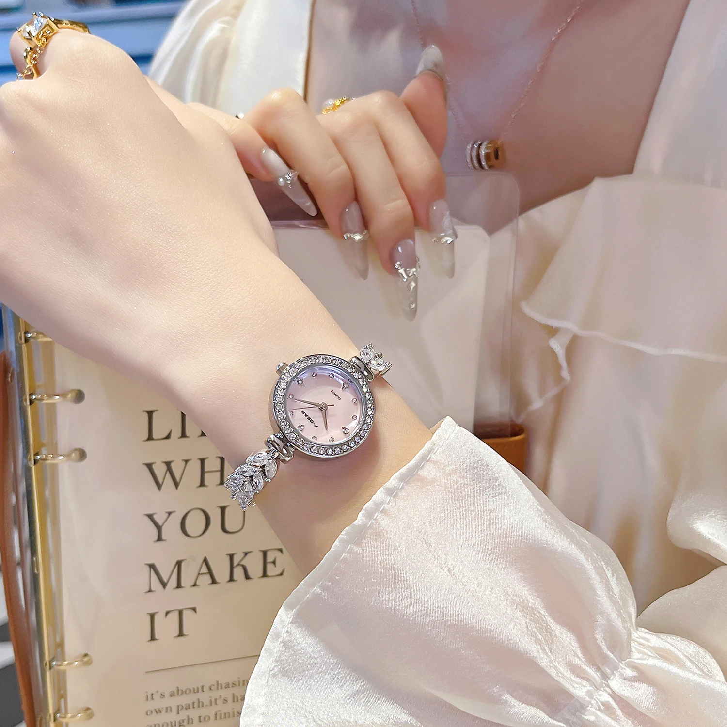 Fashionable Mermaid Tail Strap Kids Watch – Waterproof Quartz Wristwatch for Students, Simple & Exquisite Gift