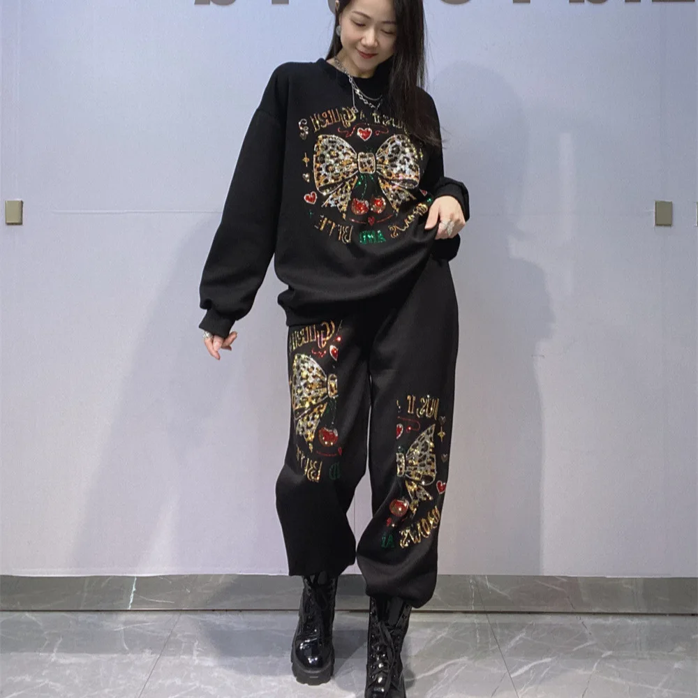 Set Sportivo da Donna Primavera-Autunno con Felpa a Collo Tondo e Maniche Lunghe, Pantaloni Jogger e Strass