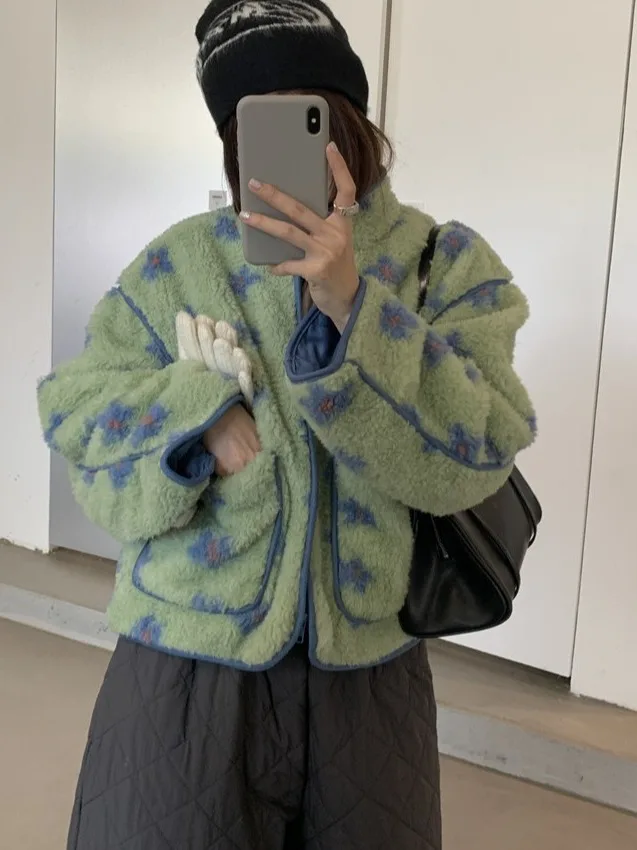 

Женская верхняя одежда East Gate: Ретро-куртка-свитшот из искусственного овечьего вельвета с вышивкой, свободного кроя, с хлопковым наполнителем, теплая, в нежных цветах