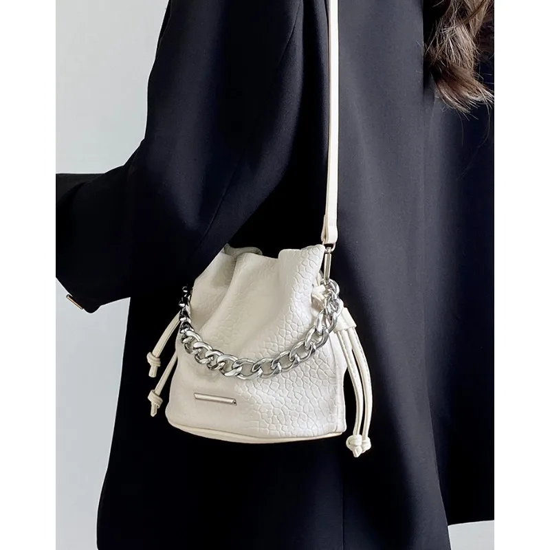 Luxury Brand 2024 Unique New Women\'s Crossbody Bag Summer Chain Bucket Bag High Quality Alligator Skin Texture White Tote