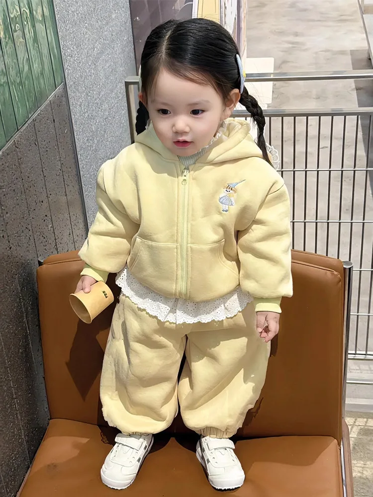 

Детский комбинезон с ушками кролика и подкладкой, осенне-зимний, новинка 2025, корейская версия, комплект из двух предметов, длинный рукав...