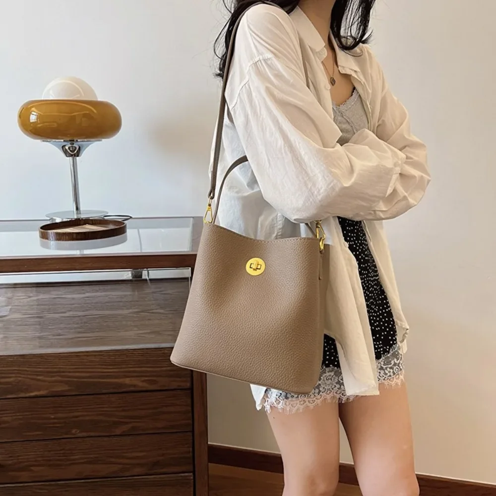 

New bag women's messenger bag bucket bag bags single shoulder versatile handbag commuter bag women's new bucket bag