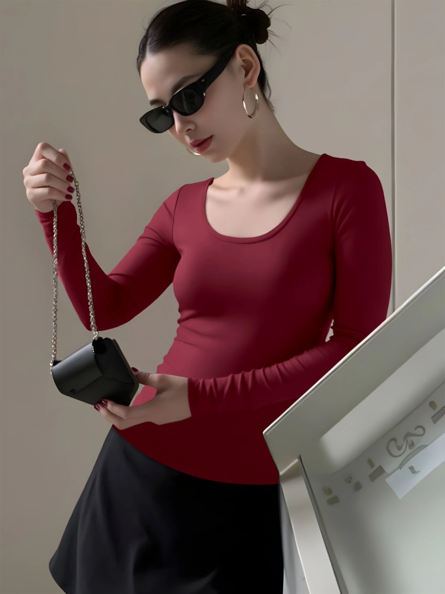 U‑Neck Fitted Long Sleeve Top, Sleek Basic Blouse for Business Casual Office & Professional Daily Outfits