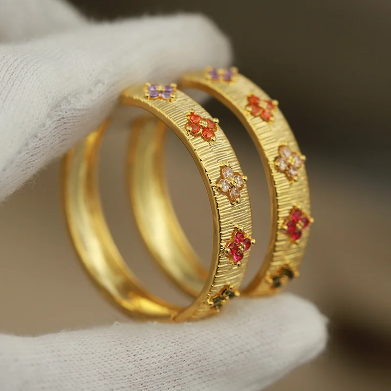 جديد وصول كامل كريستال قرط صغير زهري أزياء العلامة التجارية مجوهرات للنساء أنيقة زركونيا أقراط هندسية