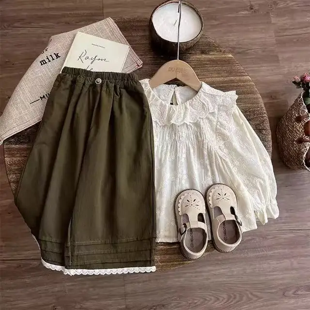 Conjunto boho para niñas: blusa bordada y pantalón forestal
