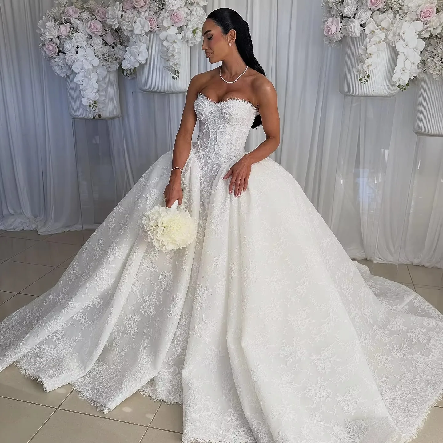 Luxury Sweetheart Wedding Dress Lace Corset Ball Dress Flower Embroidery Retro Princess Bridal Gown Bride Dresses Arabic Dubai