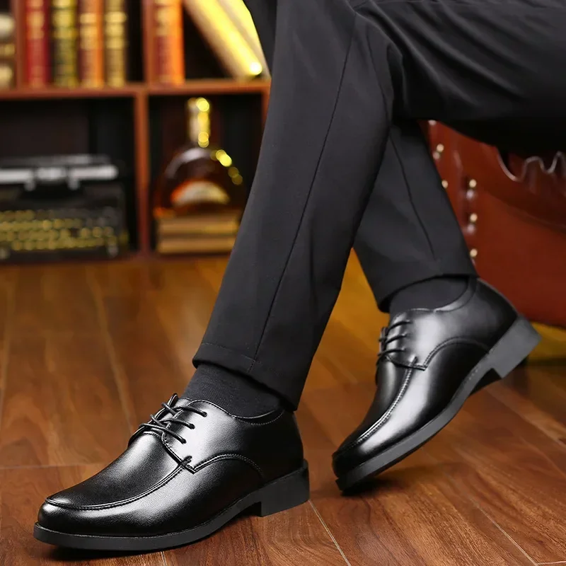 Zapatos planos informales de cuero para hombre, calzado de vestir transpirable para negocios, Trabajo, Oficina, conducción, zapatillas cómodas, zapatos sociales masculinos