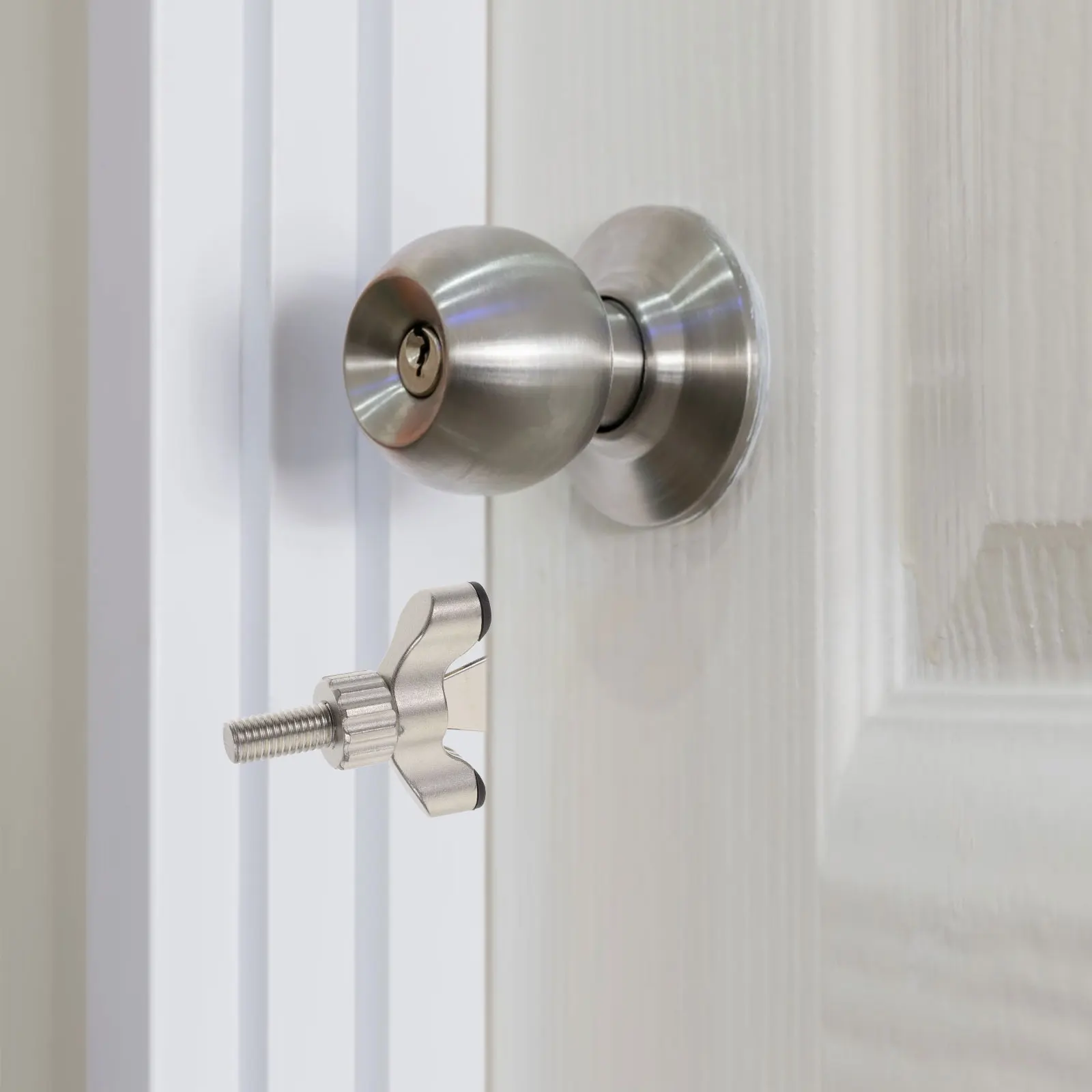 

Durable Zinc Alloy Portable Door Lock Security Stopper for Travel Hotel Home Easy to Use Compact Design Portable Door Lock