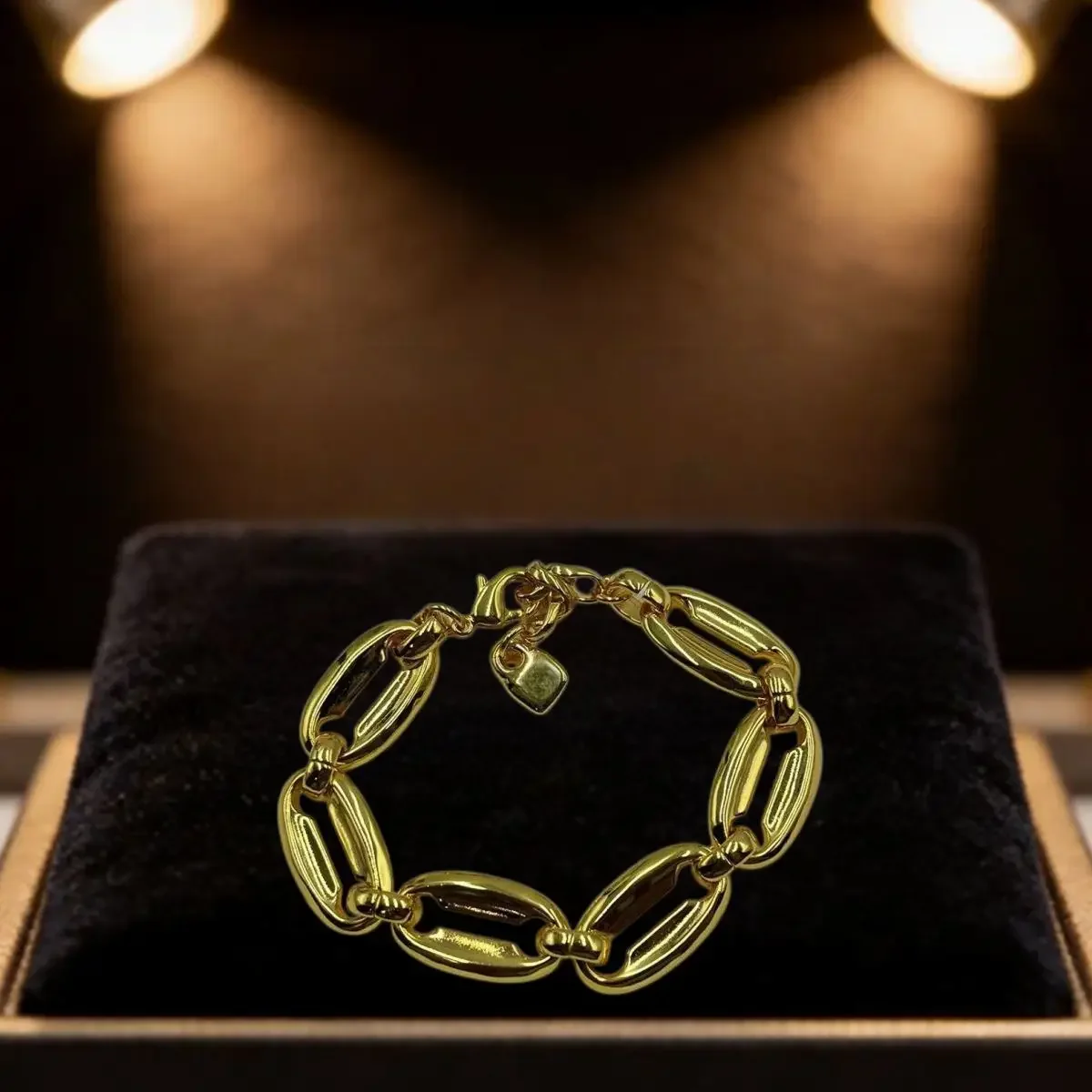 2026 Summer Charm Premium Gold Silver Geometric Chain Bracelet Jewelry Accessories Party Gift