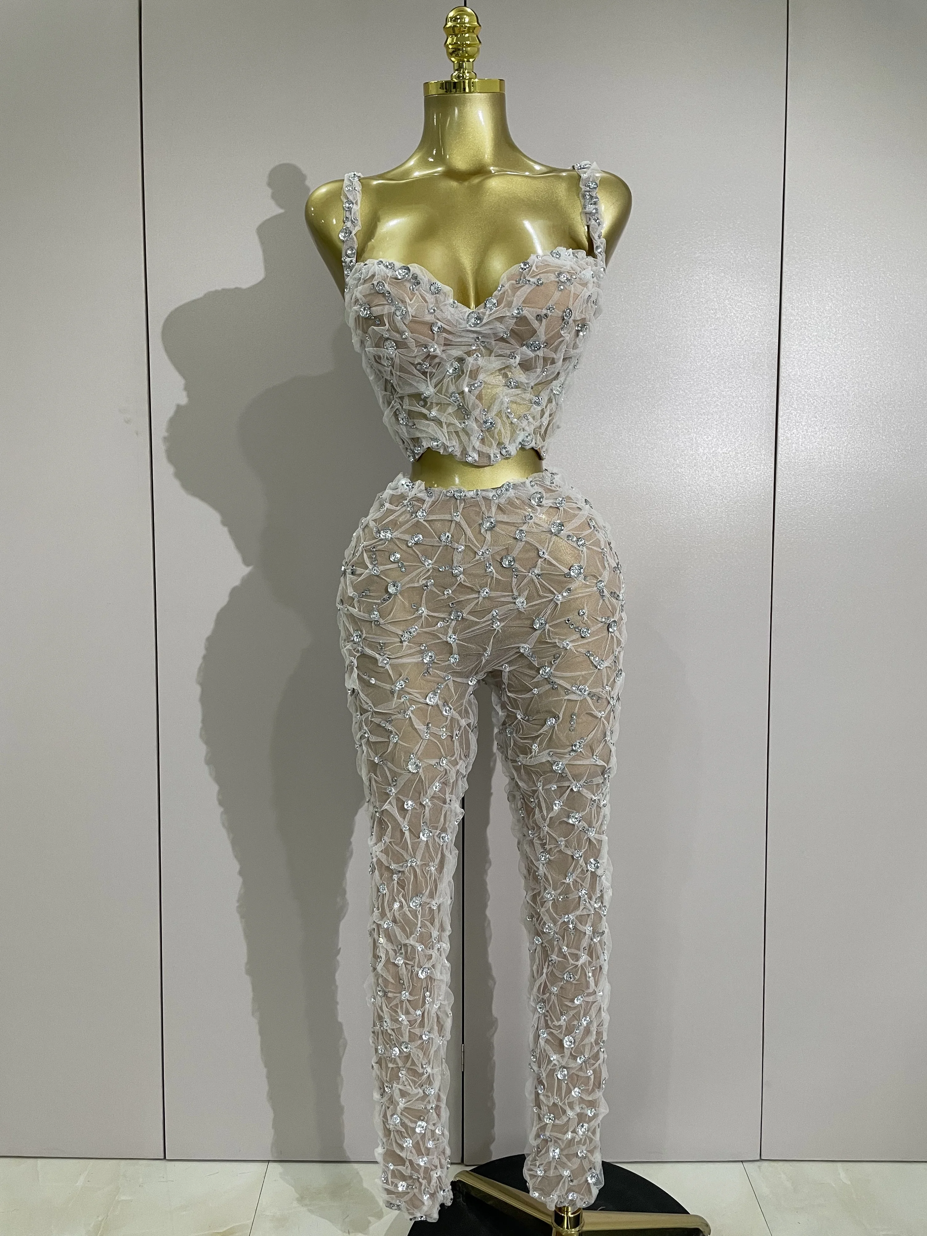 

Сексуальный блестящий кружевной топ с бретелькой на шее и длинные брюки, комплект из двух предметов, женский сценический костюм для празднования дня рождения, танцовщицы, ночного клуба