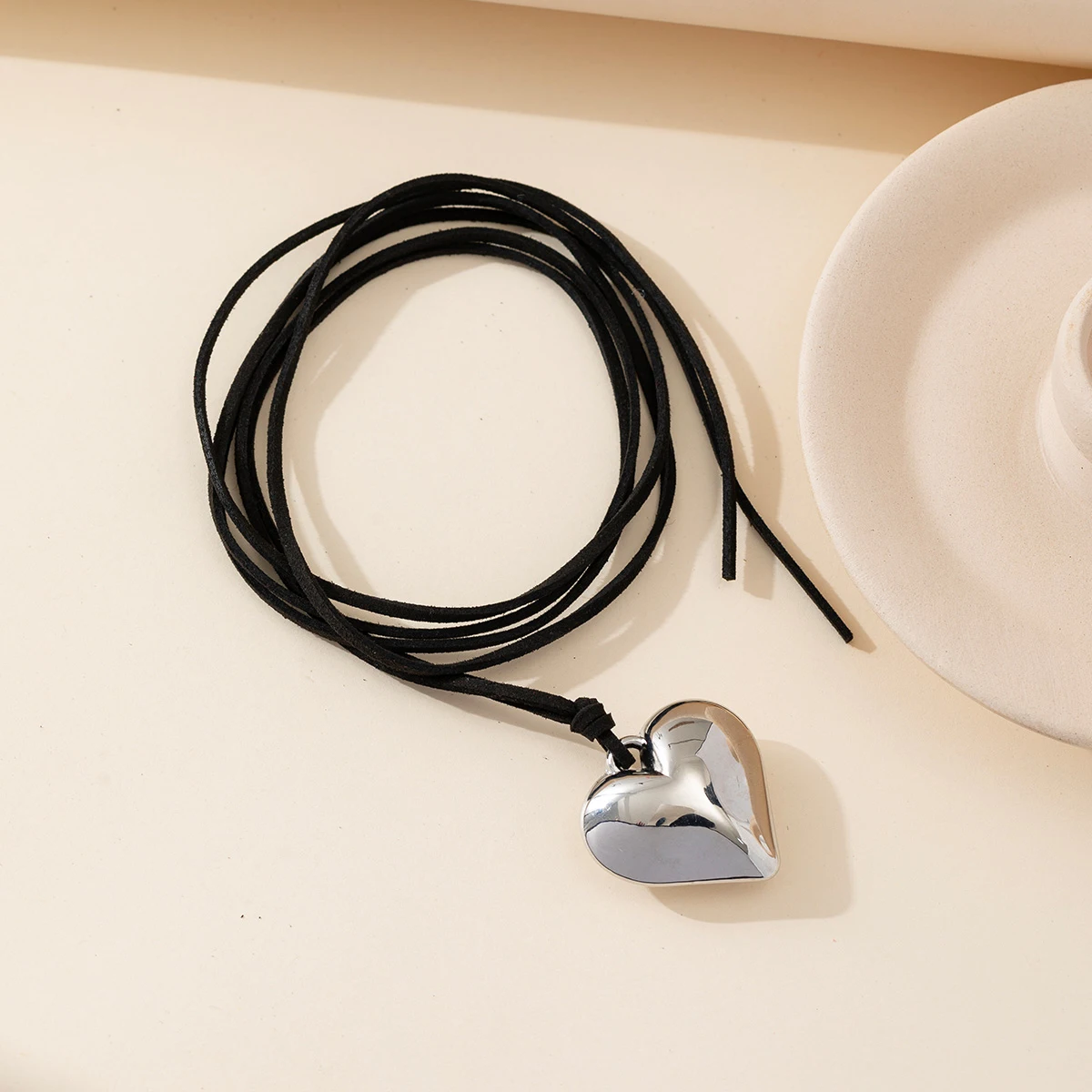 Black Velvet Chain Big Heart Pendant Necklace for Women Trendy Elegant Choker Necklace 2023 Fashion Jewelry Accessories