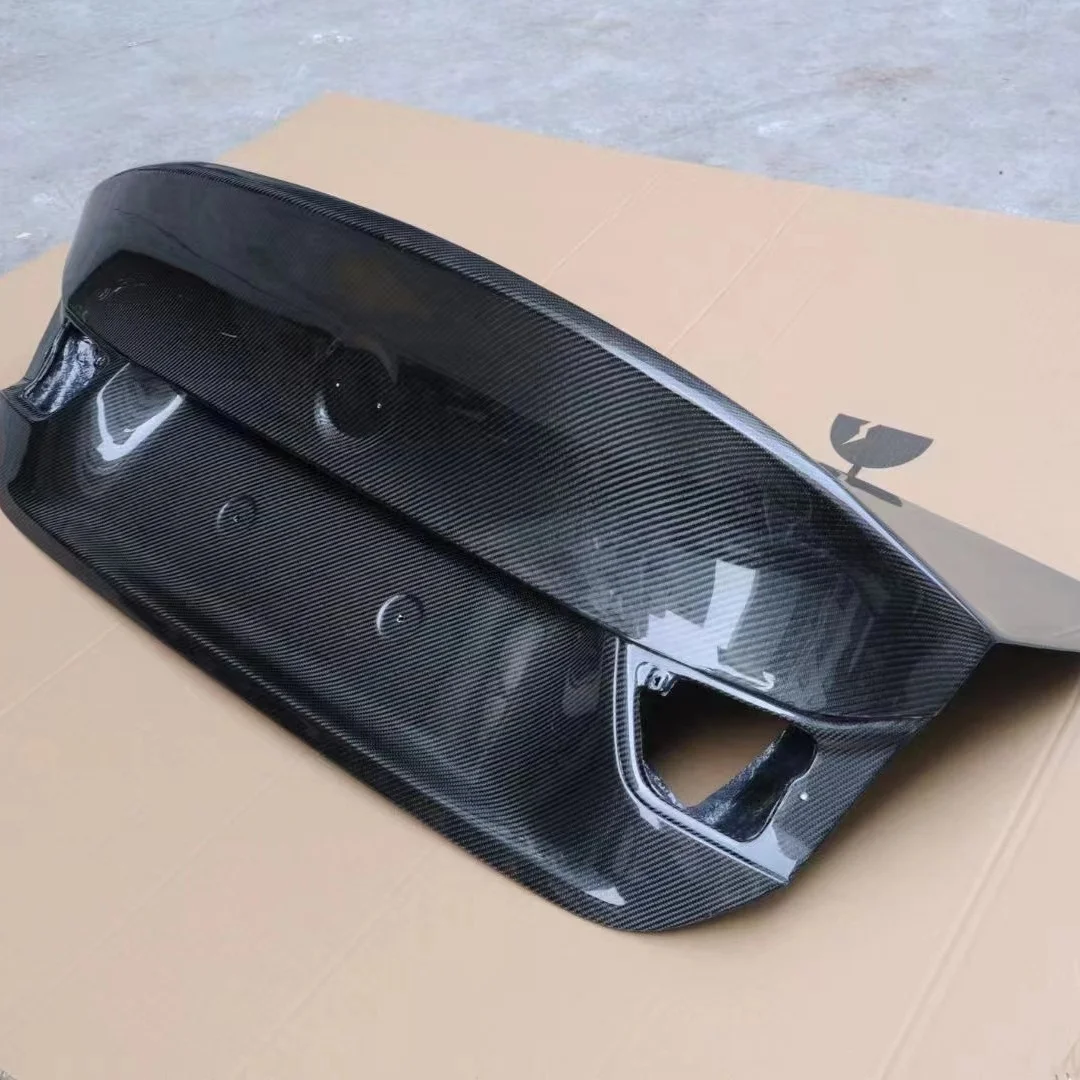 Car Trunk Carbon Fiber material Suitable For  M3 M4 F80 F82 upgrade to CSL style