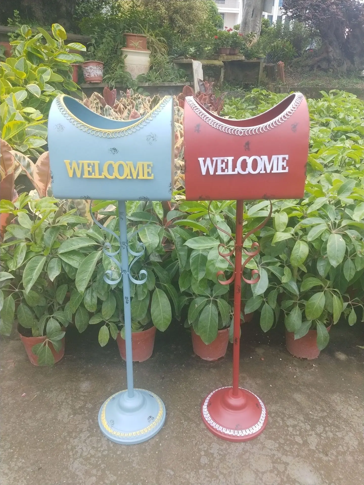 The product can be customized.Factory direct wrought iron floor-mounted mailbox iron bucket flower stand garden balcony