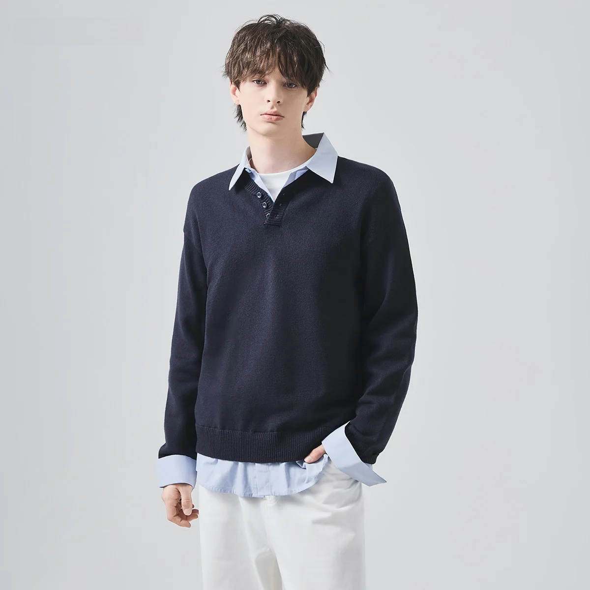 

Мужской свободный вязаный свитер на осень-зиму с эффектом двухслойности, воротником-рубашкой и цветовыми блоками, повседневный молодежный модный образ