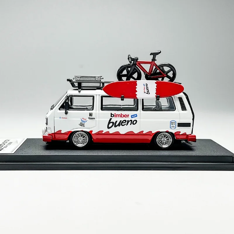 โมเดลรถจำลอง Low-Lowered Stance JDM VW T3 Van Mortal ขนาด 1:64 สีทูโทน ล้อแม็ก BBS พร้อมอุปกรณ์ตกแต่ง ระดับพรีเมียม สำหรับตั้งโชว์
