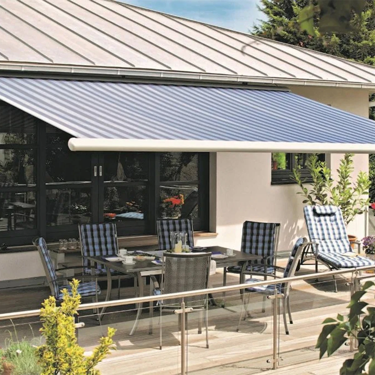 Electric Full Cassette Patio Folding Arm Awning For Balcony Motorized Aluminum Alloy Frame With Acrylic Sail Material