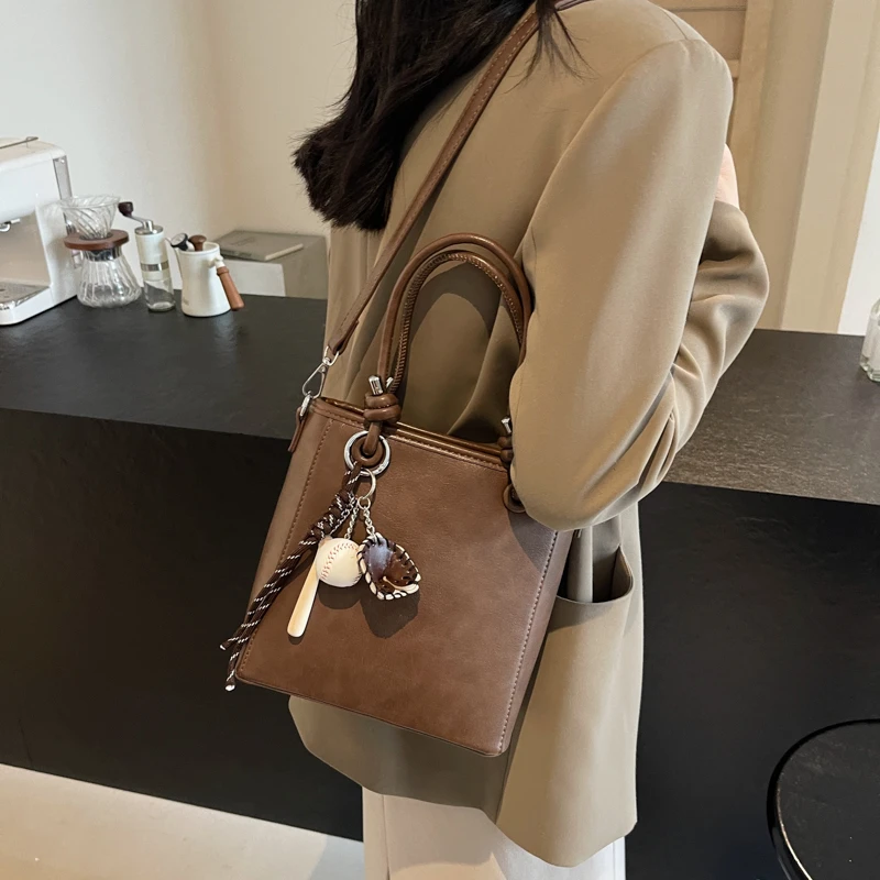 

High Quality Sense of Luxury Portable Shoulder Bags for Women 2025 Autumn & Winter New Square Pu Zipper Crossbody Bags