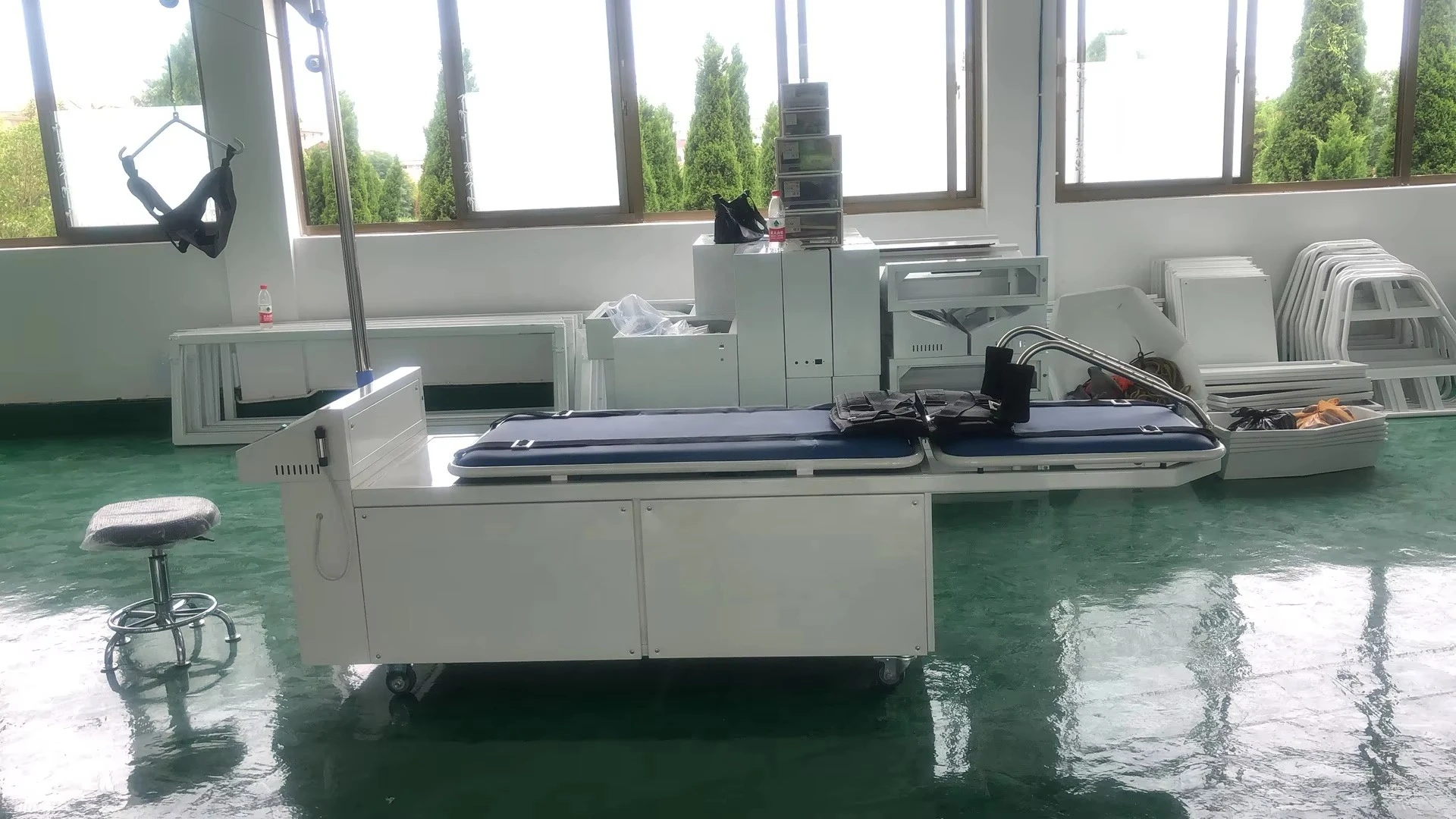 Spinal Treatment Electrical Adjustable   Lumbar Traction Bed