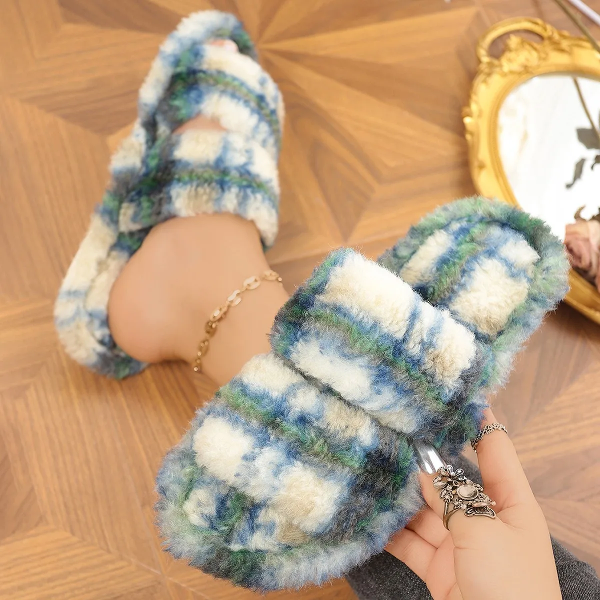 

Women's Large Size Indoor Floor Slippers Autumn Winter Fur Slippers Warm Cotton Slippers with Two Elastic Straps Open Toe