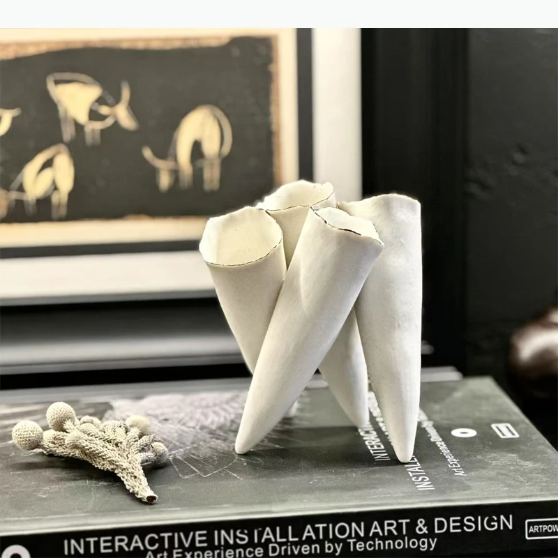 White Four Legged Cone-shaped Ceramic Vase Art Flower Vessels Flower Arrangement Dried Flower Vases Ornament Decorative Vases