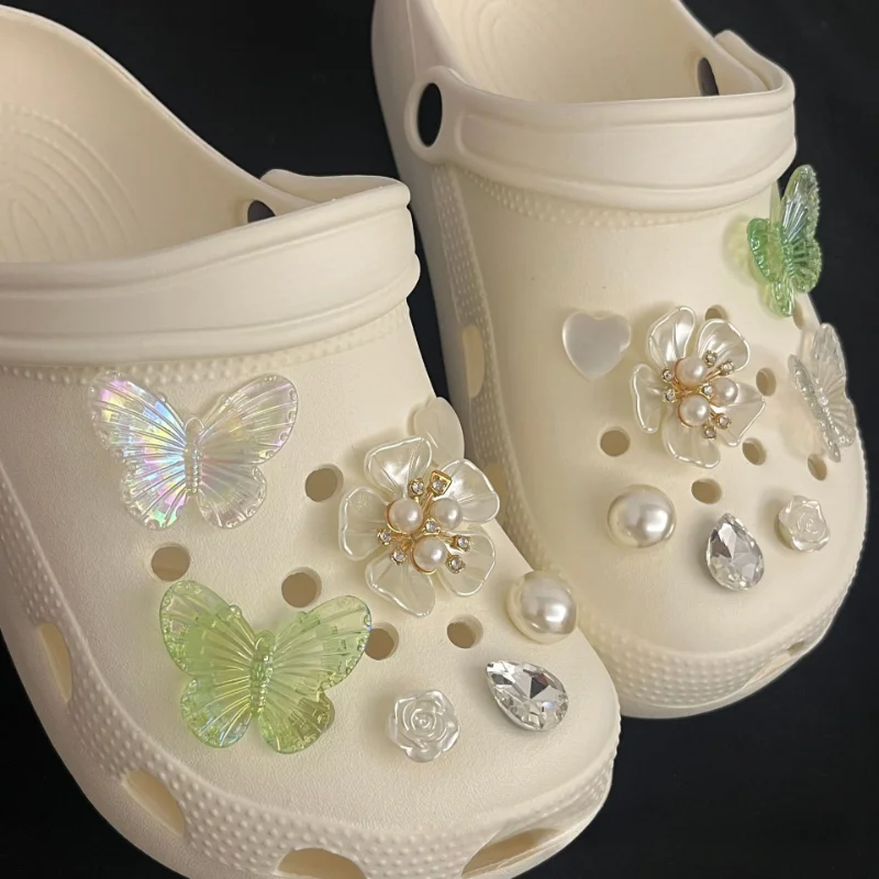 Fashion Trends Hole Shoe Charms for DIY Green Butterfly Flowers Shoe Buckle Decoration for Shoe Charm Sandals Clogs Kids Gifts