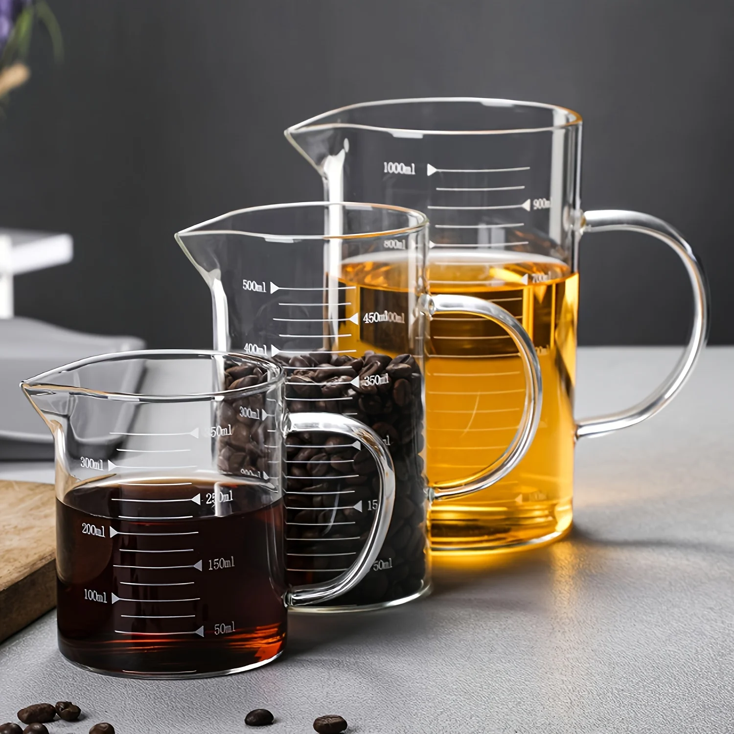 1PC With Lid Versatile Glass Measuring Cup, Precision Scale & Spout, Insulated Handle for Safe Pouring High temperature resistan