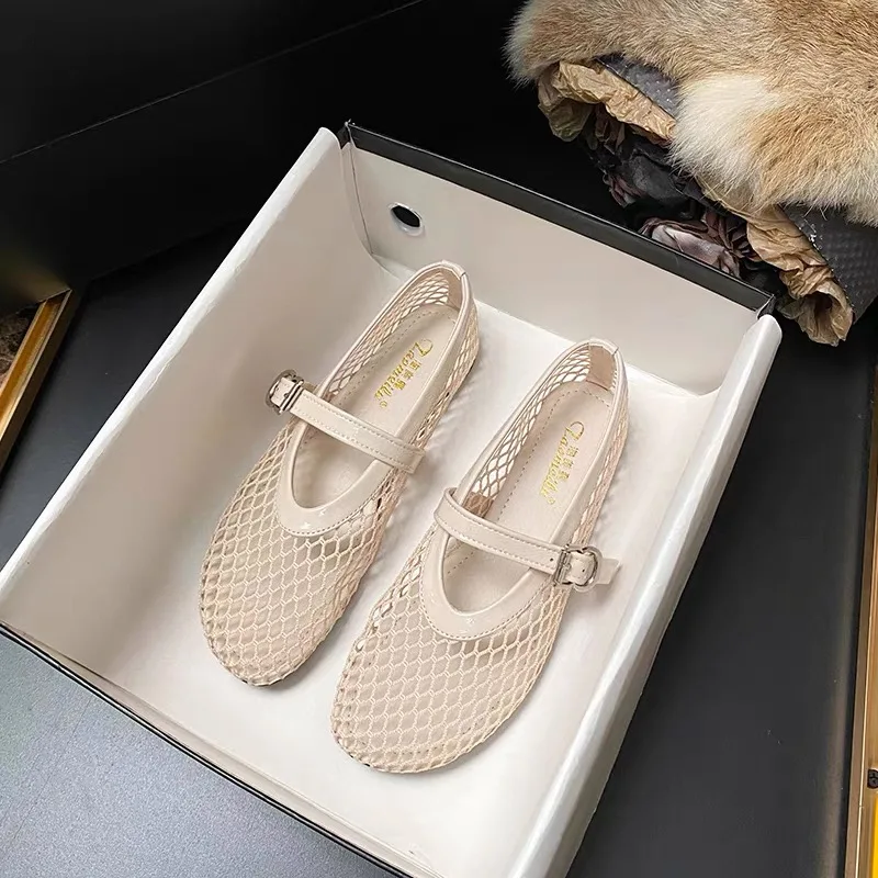 Ladies Breathable Mesh Flat Hollow out Slip-On Shoes Spring Summer Fashionable Lazy Bean Bean Shoes Size 41 to 43 Available