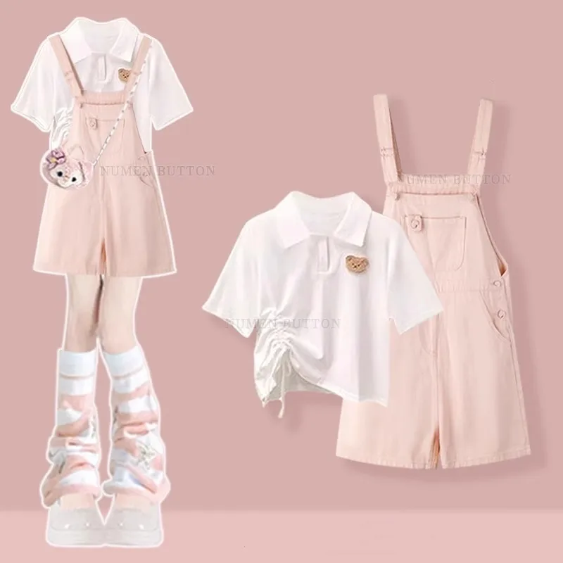 

Летняя новая модная футболка с короткими рукавами на шнурке для девочек + джинсовые шорты на бретелях, костюм из двух предметов, корейский элегантный спортивный костюм, одинаковый комплект