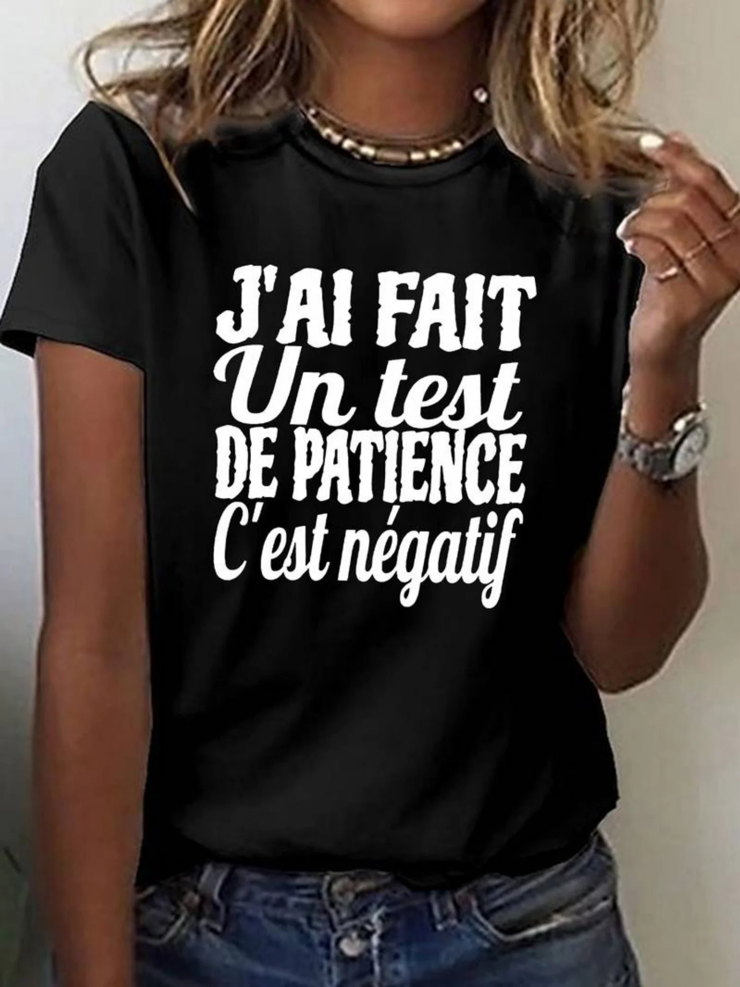 T-shirt décontracté à manches courtes pour femme avec motif textuel humoristique et imprimé français, idéal pour les loisirs printemps-été