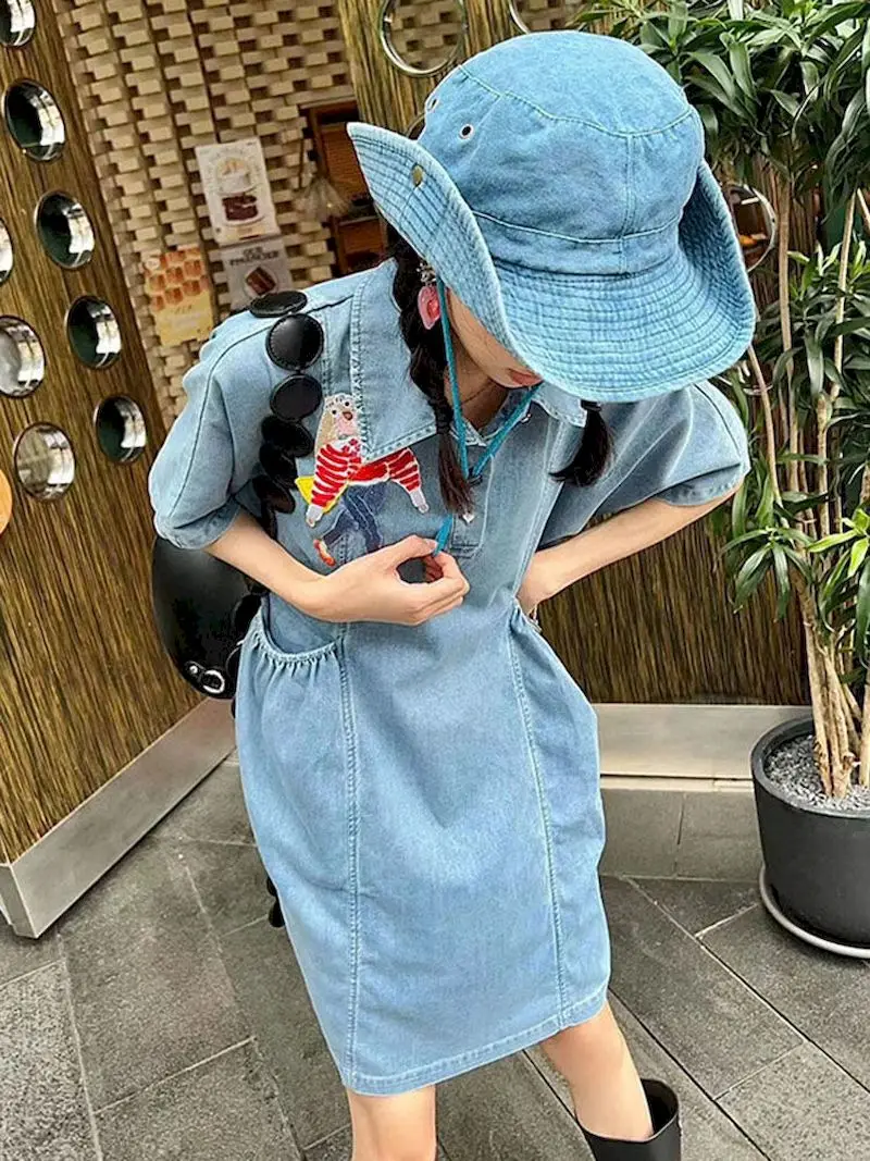 Robe en Denim Brodée Lapin pour Femme, Col Polo, Plissée, Poches, Manches Courtes, Tendance Été 2024