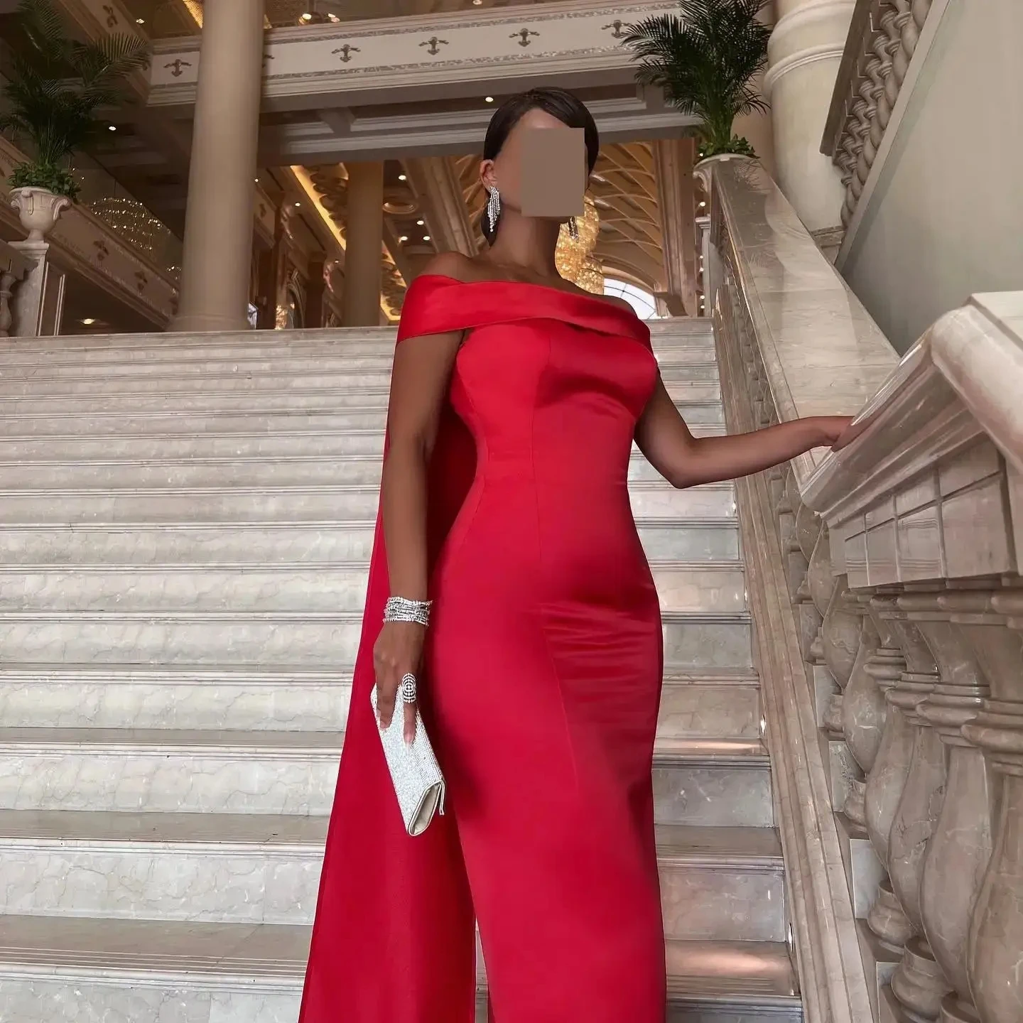 Abito da sera rosso di alta qualità con spalle scoperte Fiori 3D Applicazioni in pizzo Abiti da ballo in raso Abiti da spettacolo Robe De Soiree