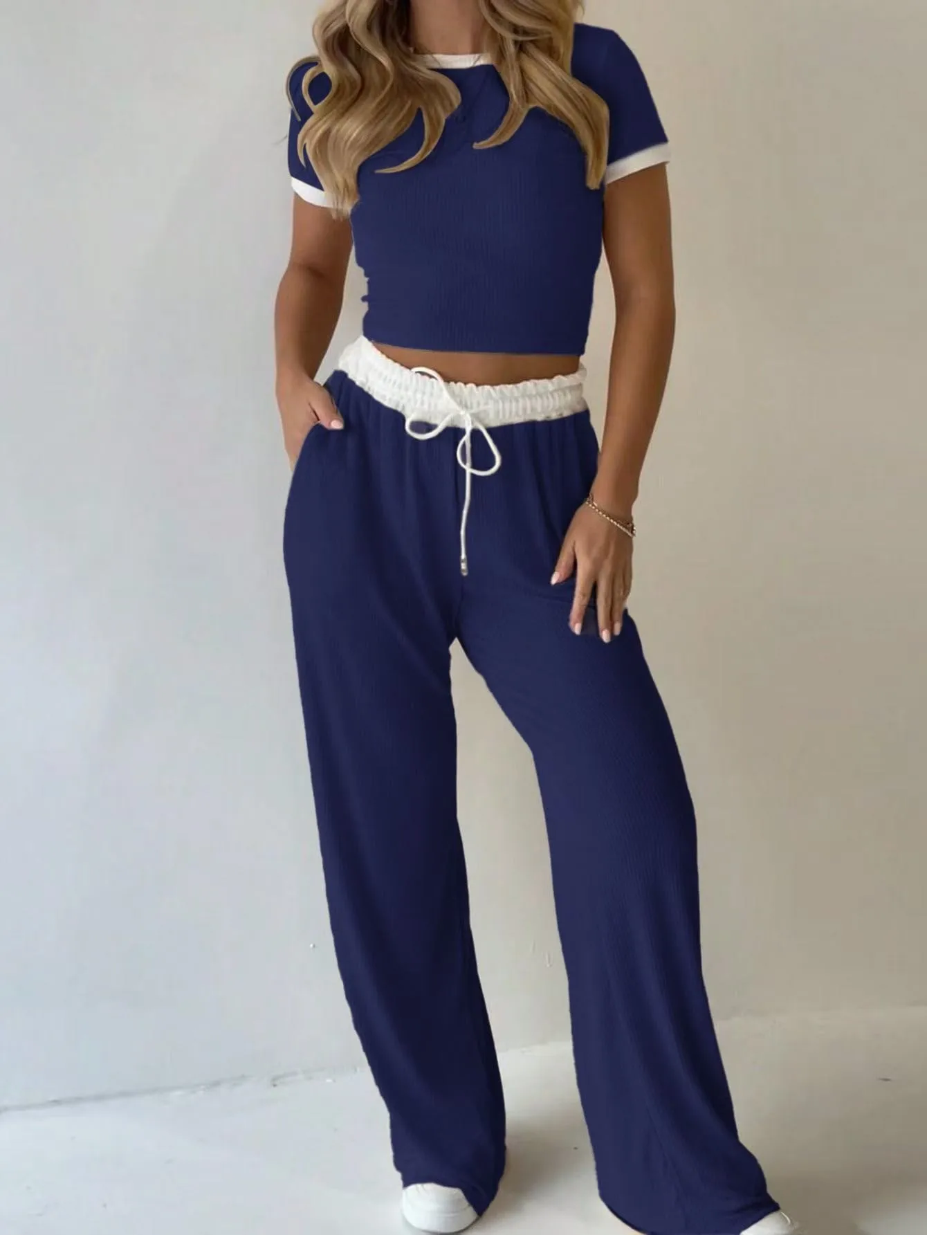 

Women's 2-piece Set Crop Short Sleeve Solid Color Tee Wide Leg Pants Drawstring Waist Relaxed Fit T-Shirts Spring Summer Casual