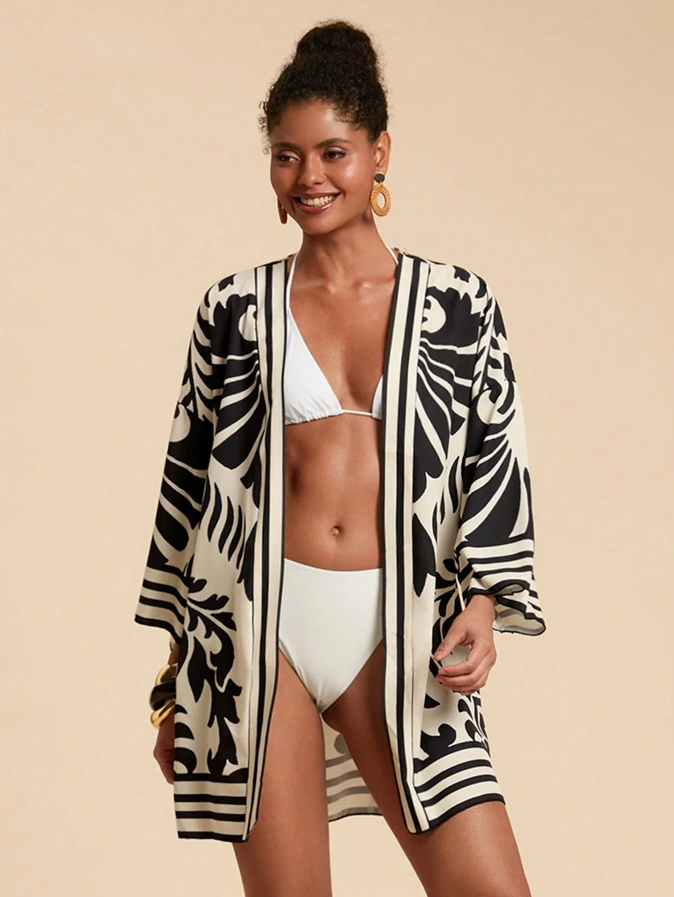 

Women's Black And White Floral Print Loose Kimono Cover Up For Beach Vacation Summer