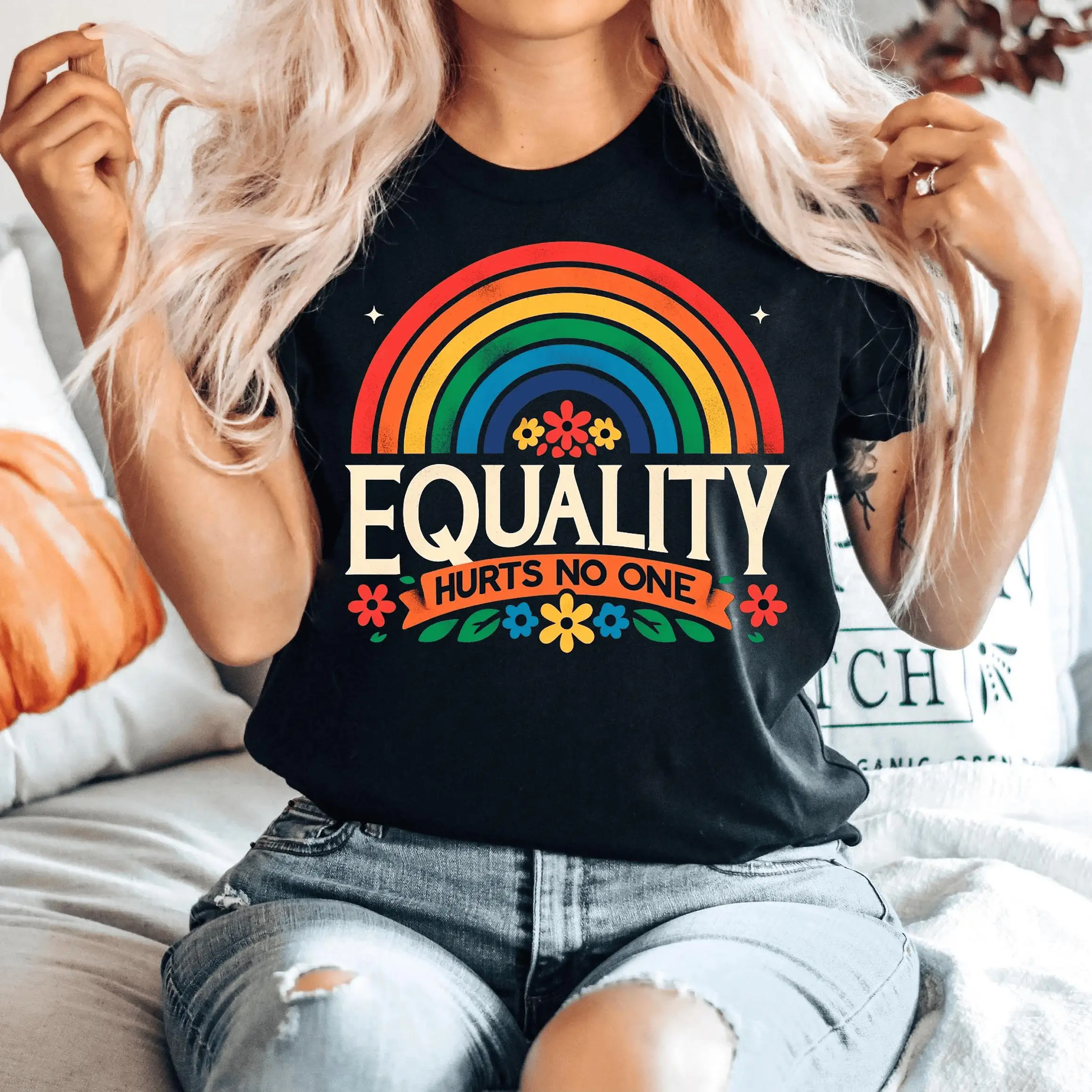 

"Equality Hurts No One" T-shirt, Retro Rainbow Graphic Tee, LGBTQ+ Pride Slogan Top, Vintage Style Crewneck Casual Streetwear