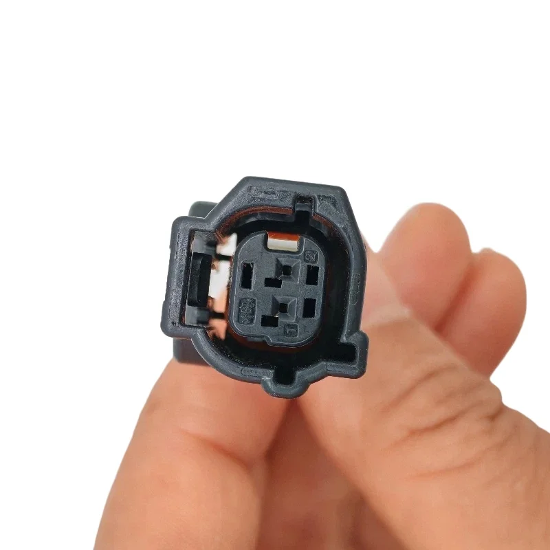 suitable for Nissan fuel injectors Toyota Corolla Vios Camry Zhixiang Zhixuan hood lock ABS sensor 2P wire harness plug 1PCS